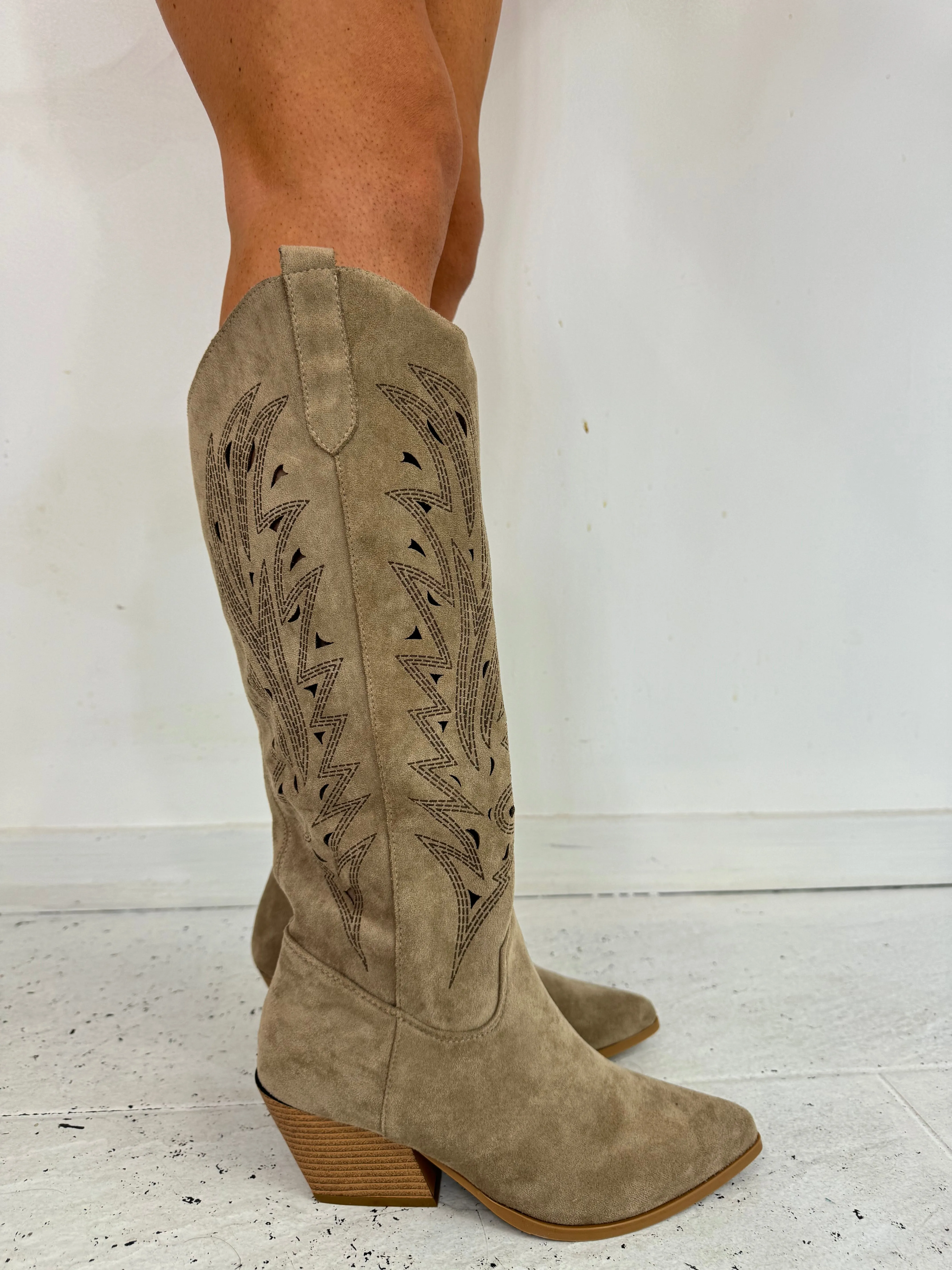 Stylish Knee-High Leather Cowboy Boots