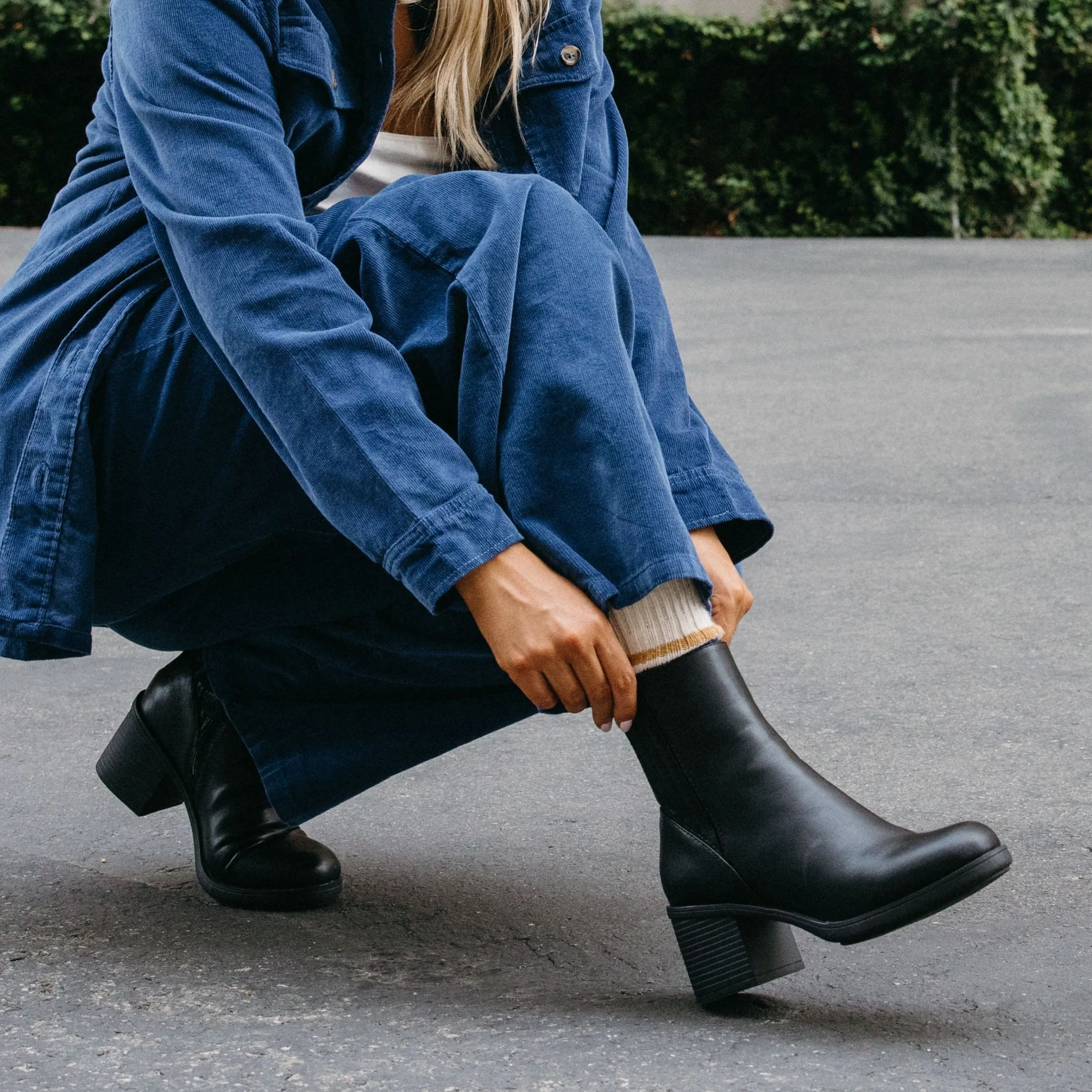 Sonora Black Platform Chelsea Boot